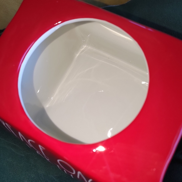 PEANUTS X RAE DUNN SNOOPY and WOODSTOCK Christmas Doghouse Cookie/Treat Jar 2023 - Picture 7 of 12